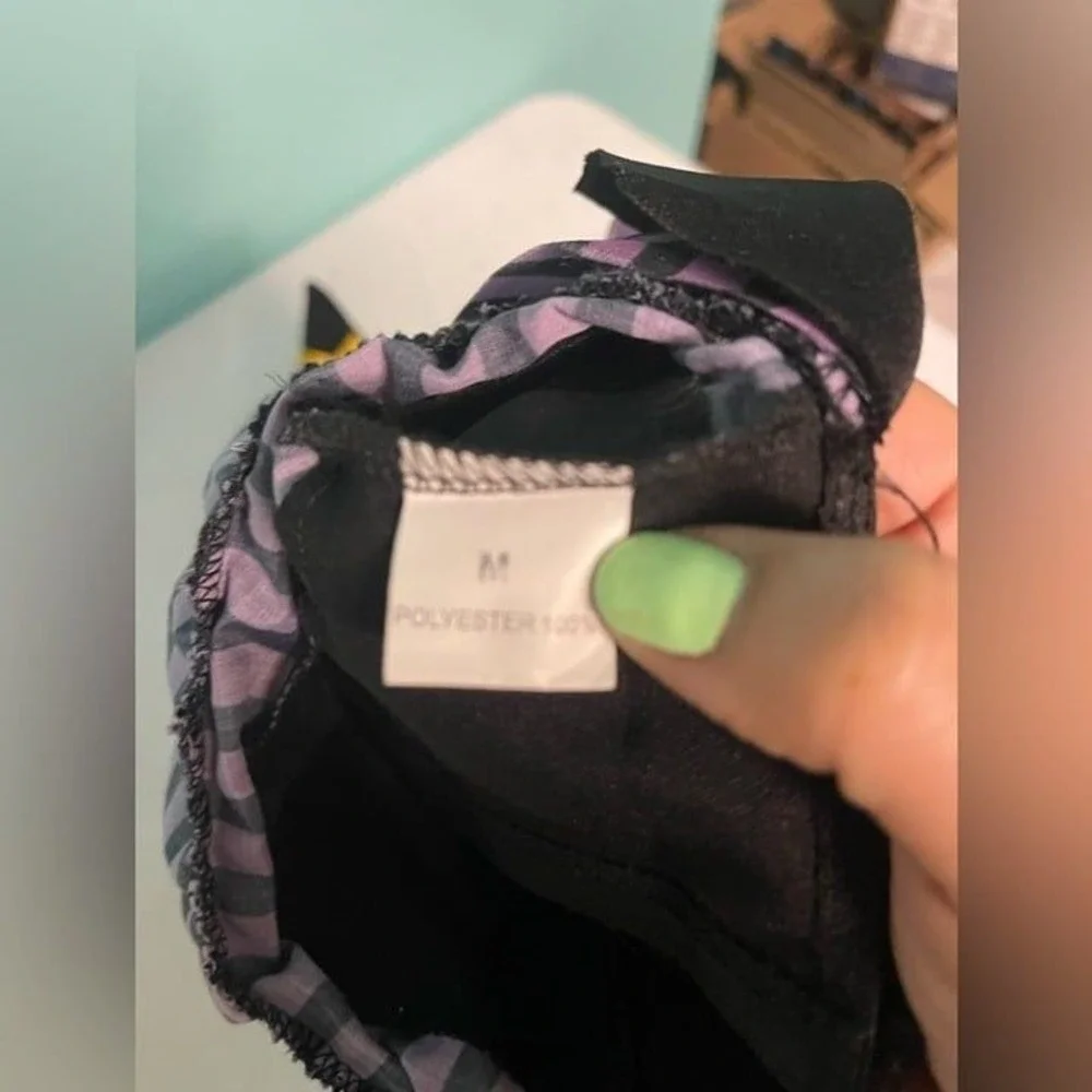 Medium dog witch costume purple and‎ black